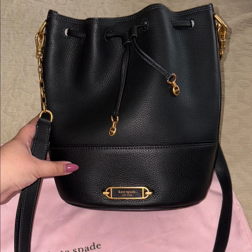 Kate Spade Gramercy Medium Bucket Bag - Picture 1 of 6